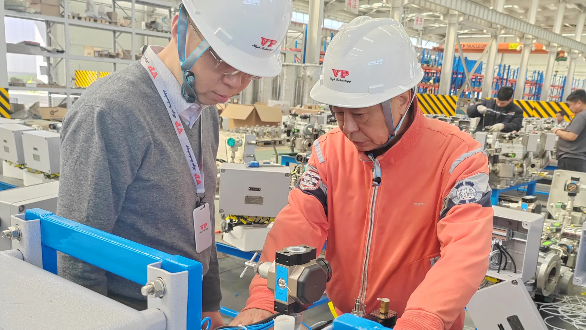 勾京生在工厂验收清管系统 勾京生在工厂验收清管系统